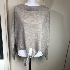 Express NWT top Gray long sleeve size XL  ties at bottom
